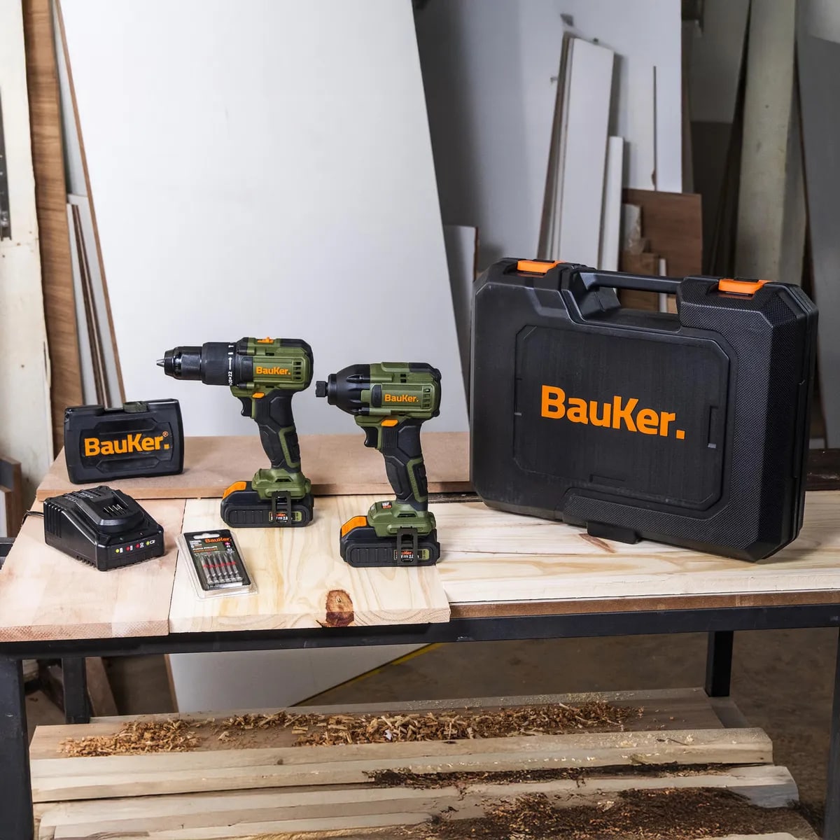 Kit Taladro Percutor Bauker  13 mm 20 V+ Atornillador Impacto 20 V +2 Baterías 2 AH + Cargador3