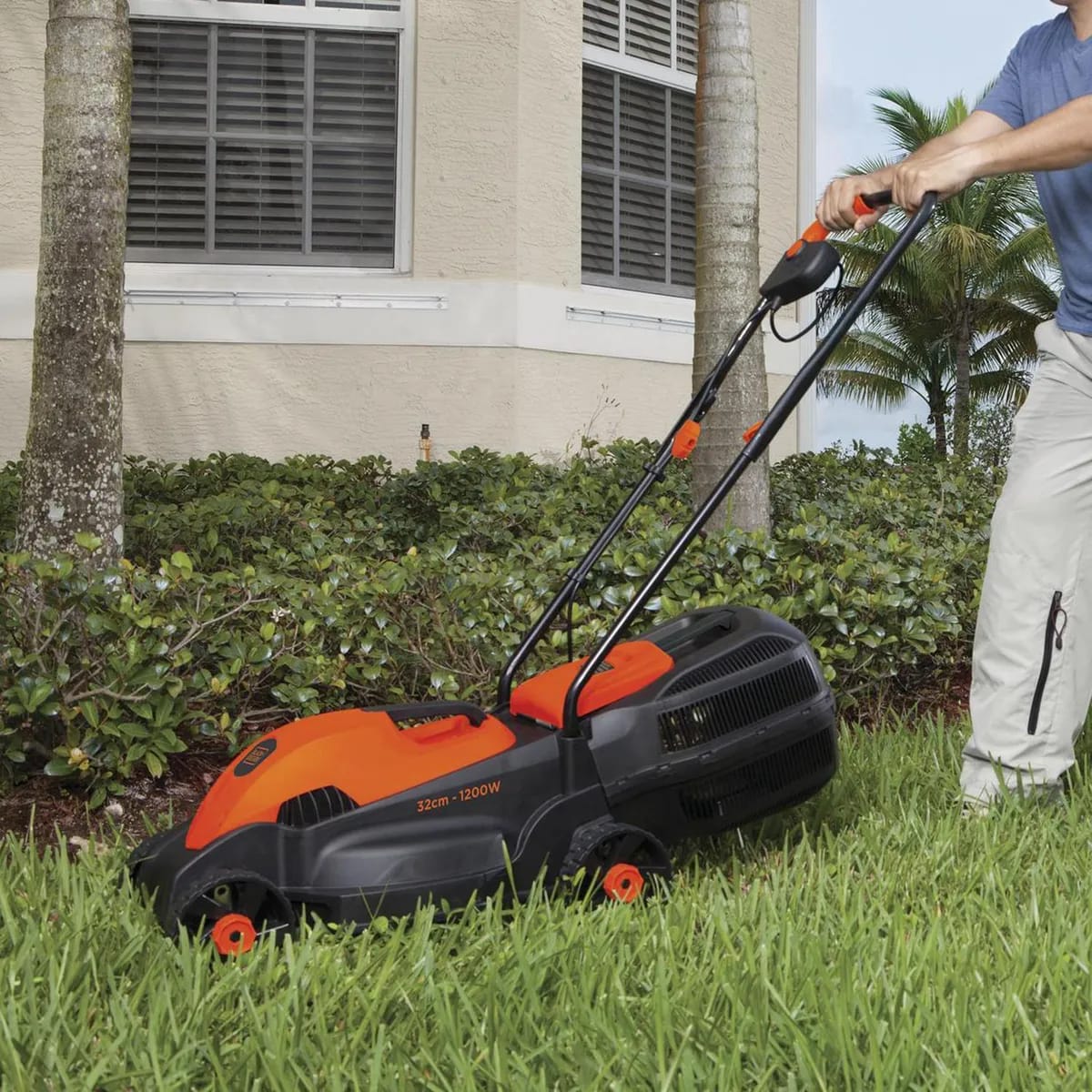 Cortadora Pasto Eléctrica Black Decker 1200 W 32 cm3