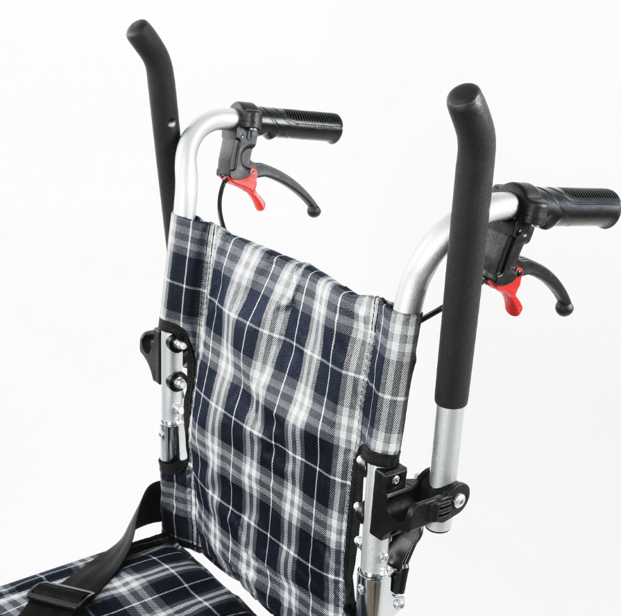 SILLA DE RUEDAS DE TRANSPORTE PREMIUM CON BOLSO First Care3