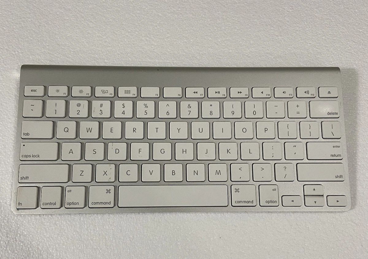 Teclado Inalambrico Apple Wireless Keyboard A1314 Blanco2