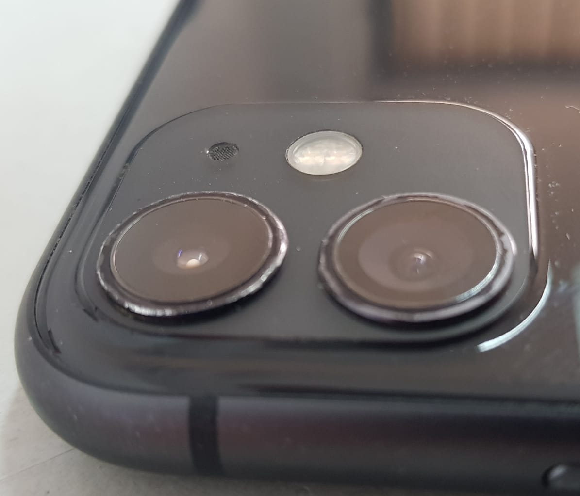 Celular Apple Iphone 11, 128GB, Dual, 4G, Desgaste en el chasis, Negro-Reacondicionado3