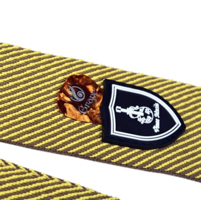 Correa Ocre con Porta uñeta