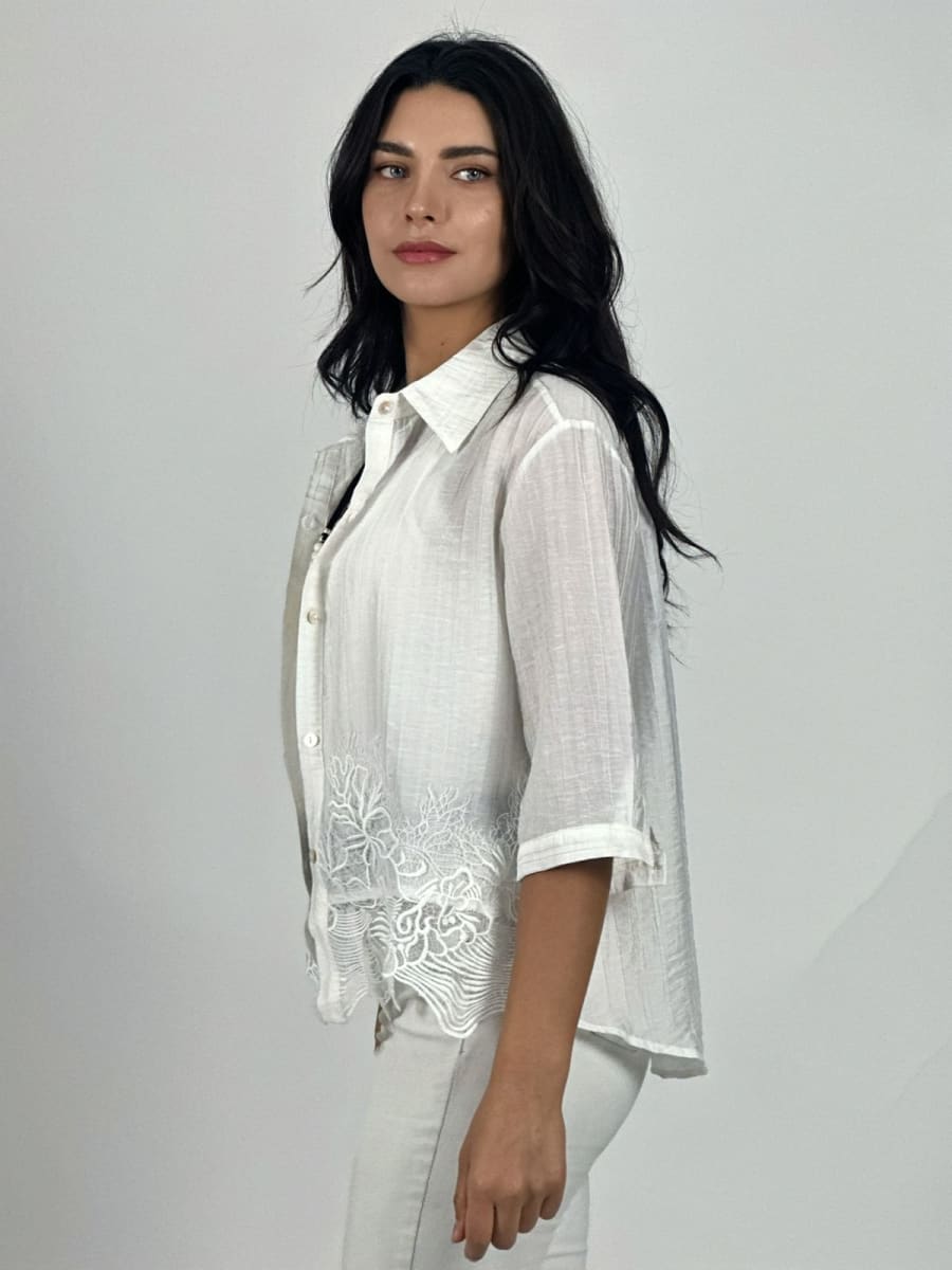 Blusa de Lino con Diseño Broderi A1-155