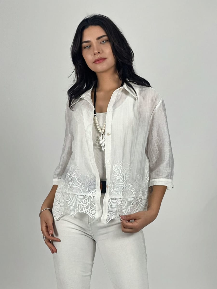 Blusa de Lino con Diseño Broderi A1-154