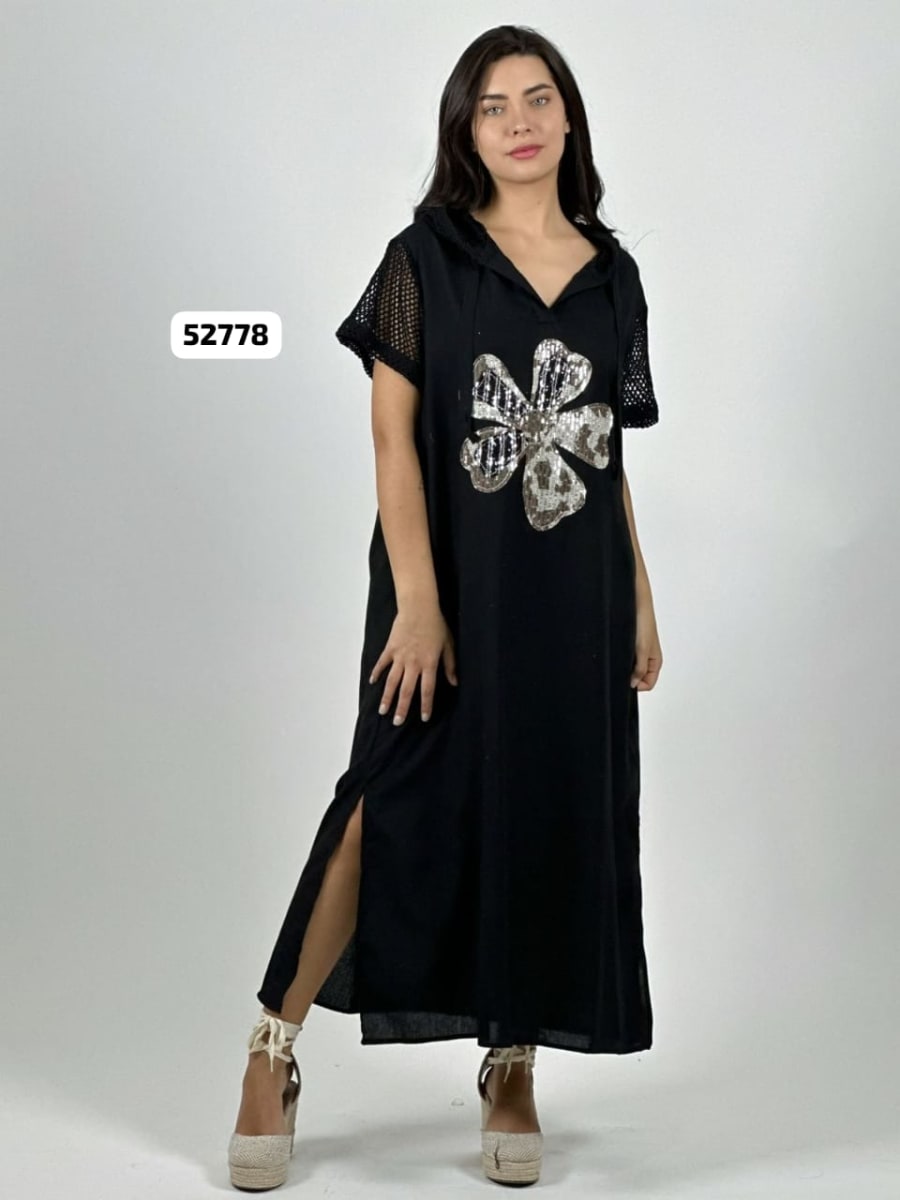 Vestido Crepe Flor Brillos Mangas y Capucha Tejida A4-875