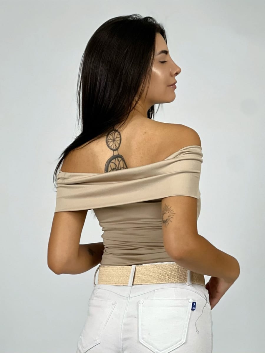 Polera Elasticada Caida Hombros A4-906