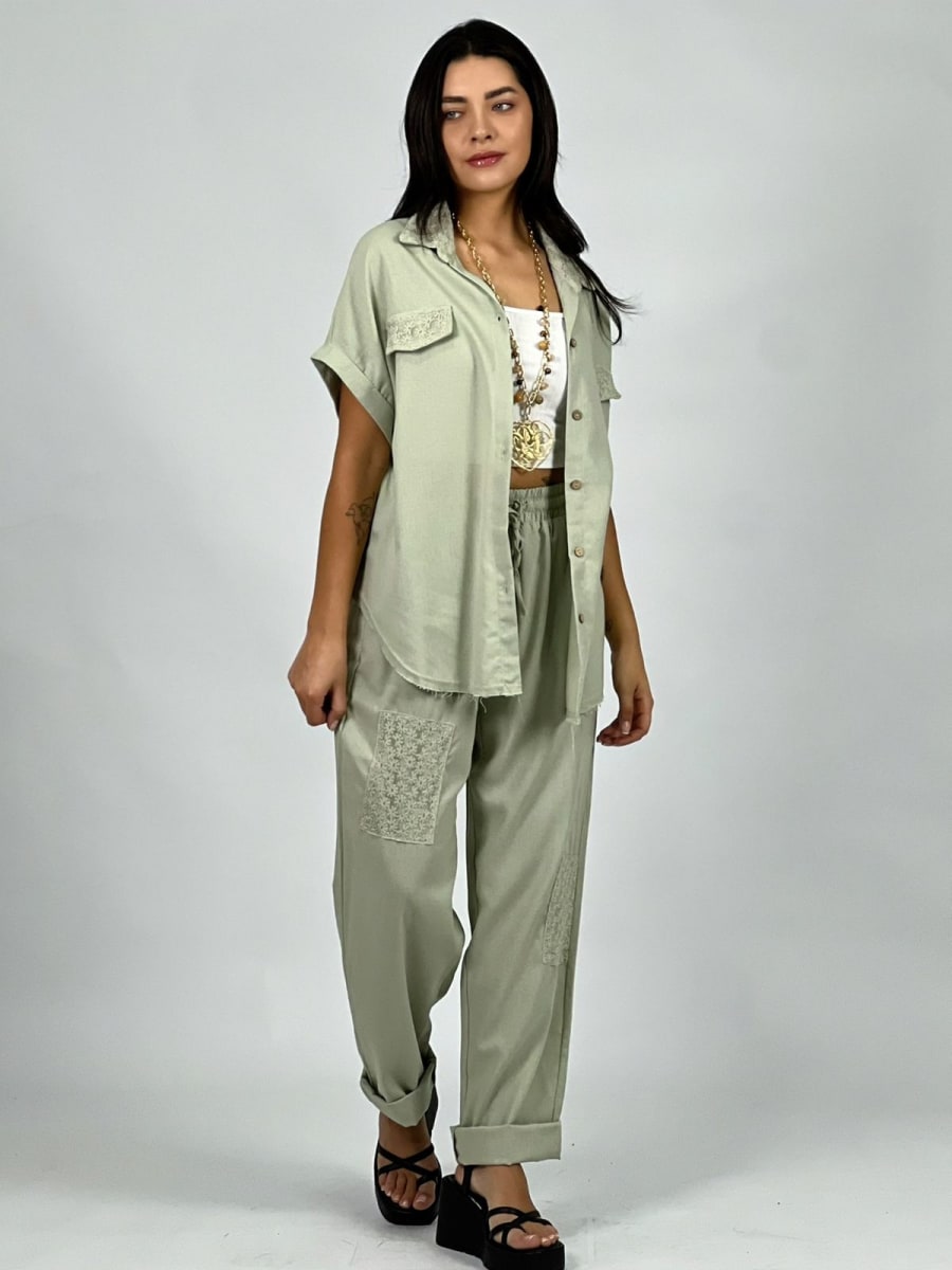 Blusa Lino con Encaje Cuello y Bolsillos A2-59/627