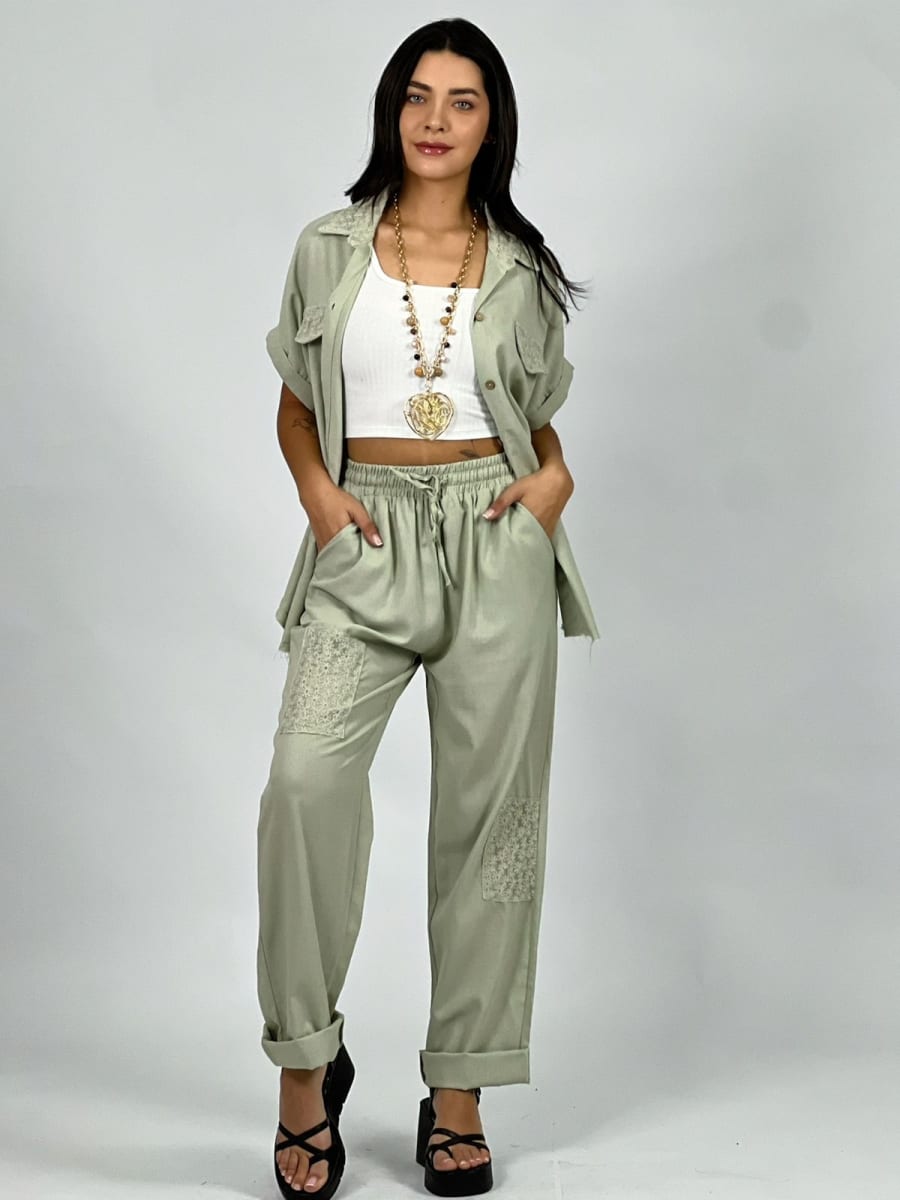 Blusa Lino con Encaje Cuello y Bolsillos A2-59/628