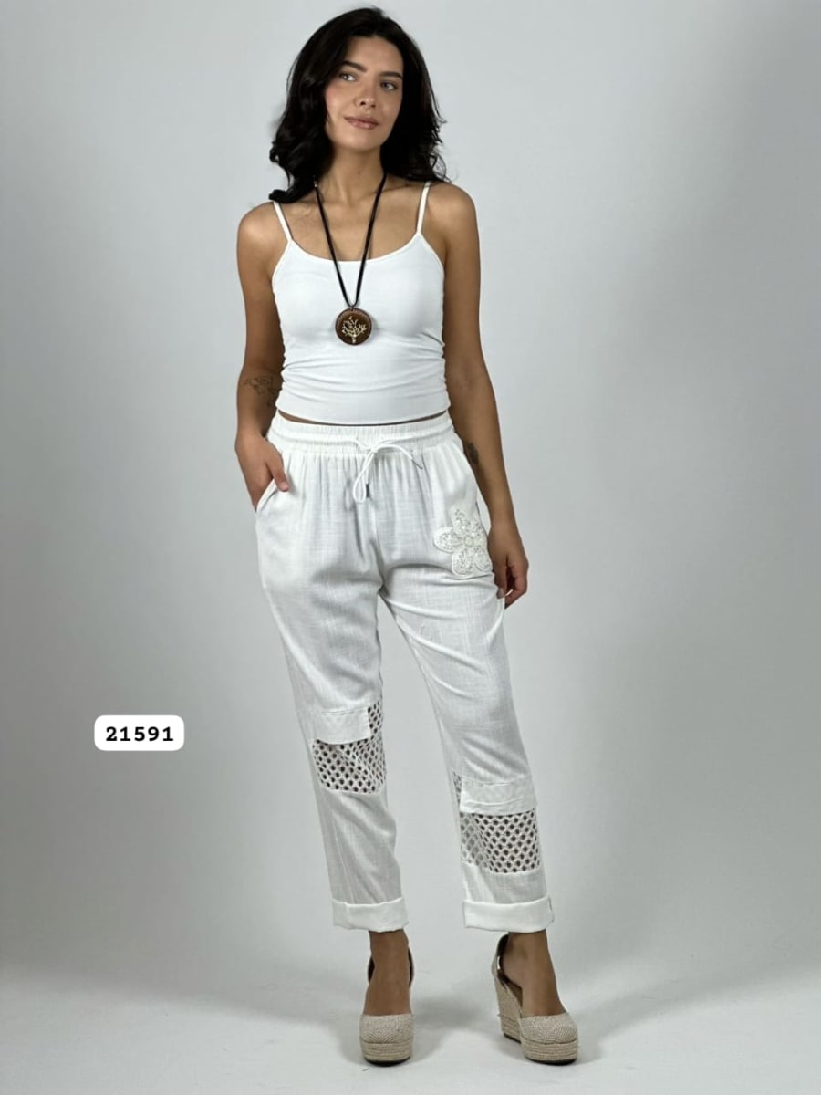 Jogger Lino Rodillas Broderi Flor con Brillo A1-113