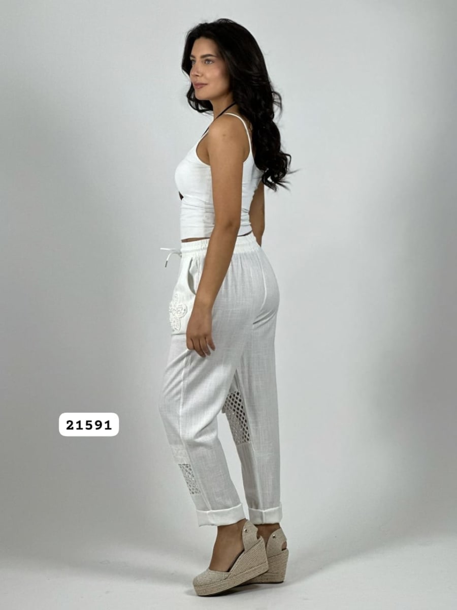 Jogger Lino Rodillas Broderi Flor con Brillo A1-115