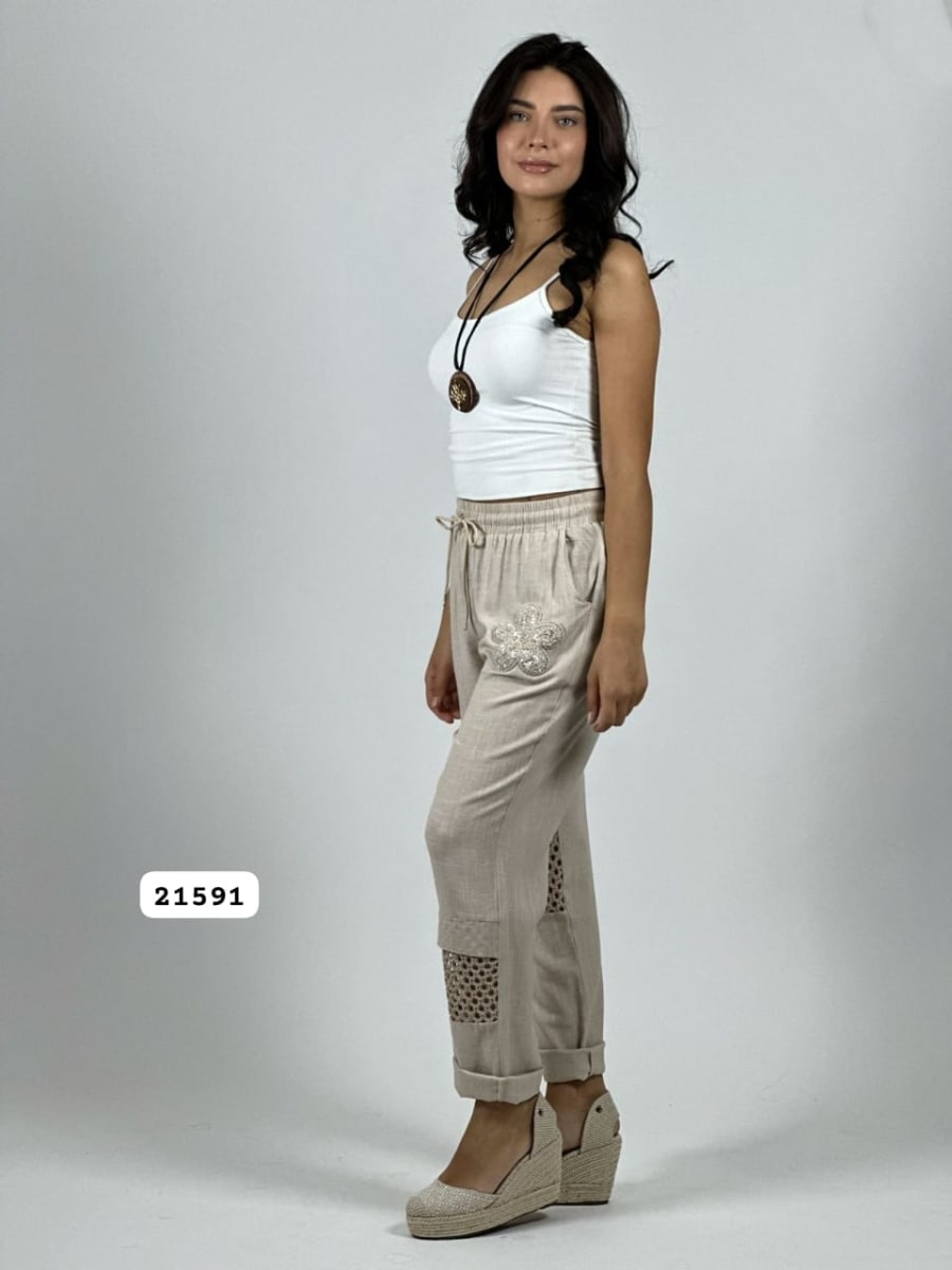 Jogger Lino Rodillas Broderi Flor con Brillo A1-112