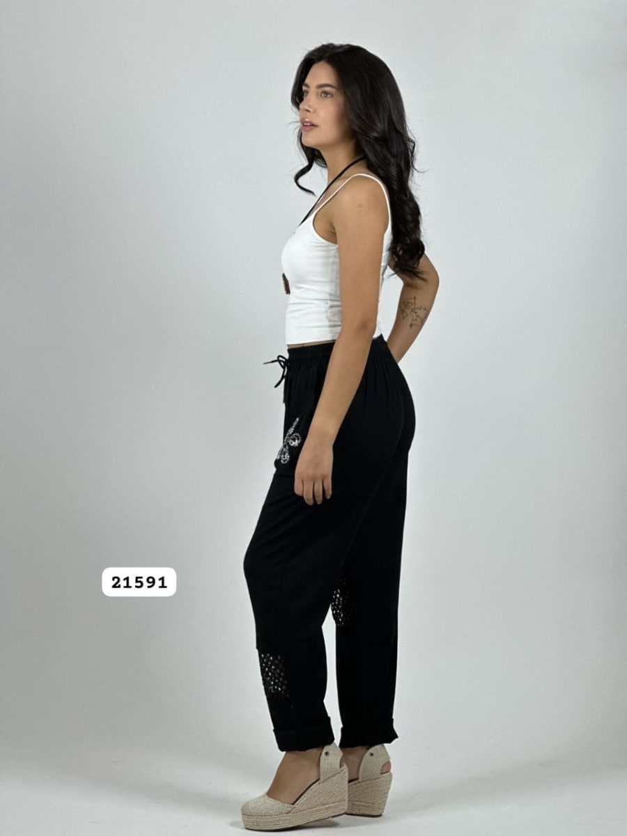 Jogger Lino Rodillas Broderi Flor con Brillo A1-1111