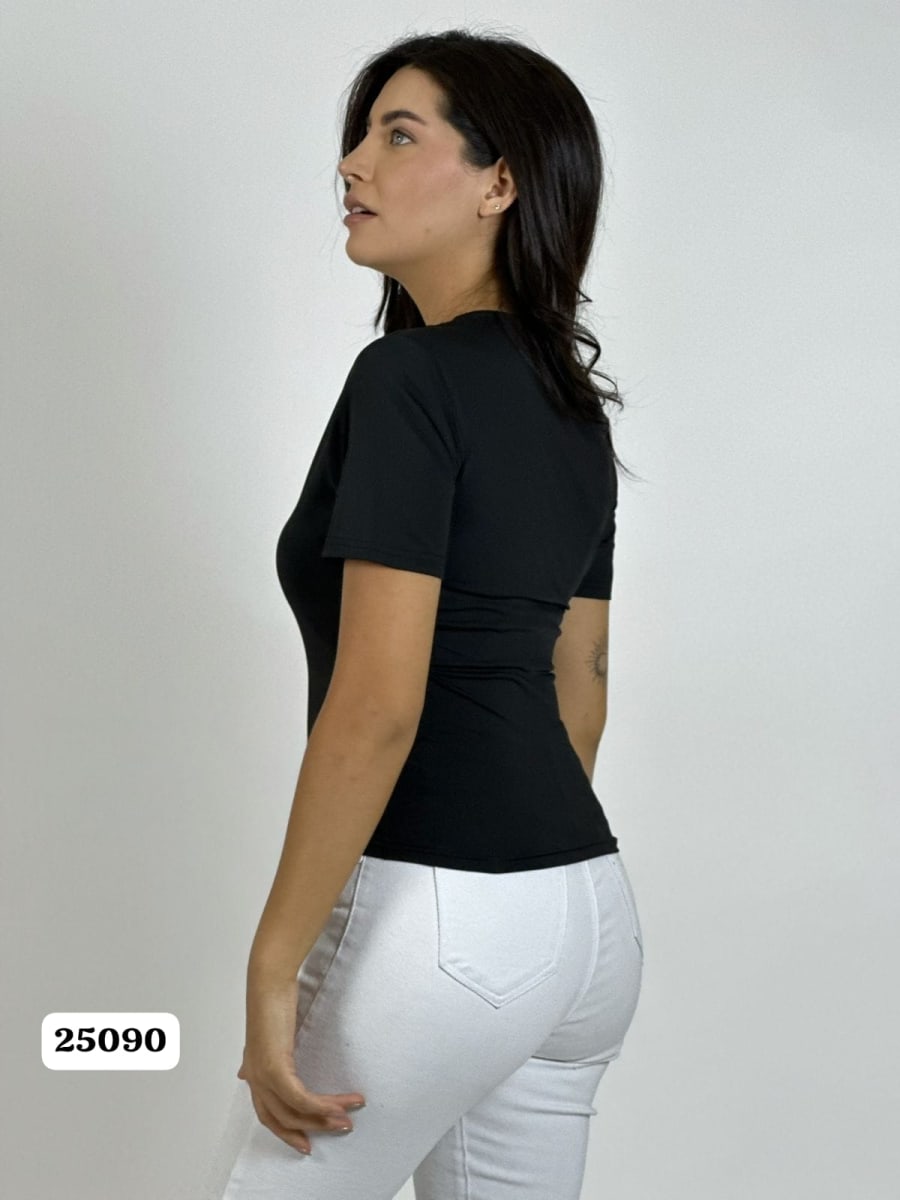 Polera Abertura Frontal Broche Dorado A3-816