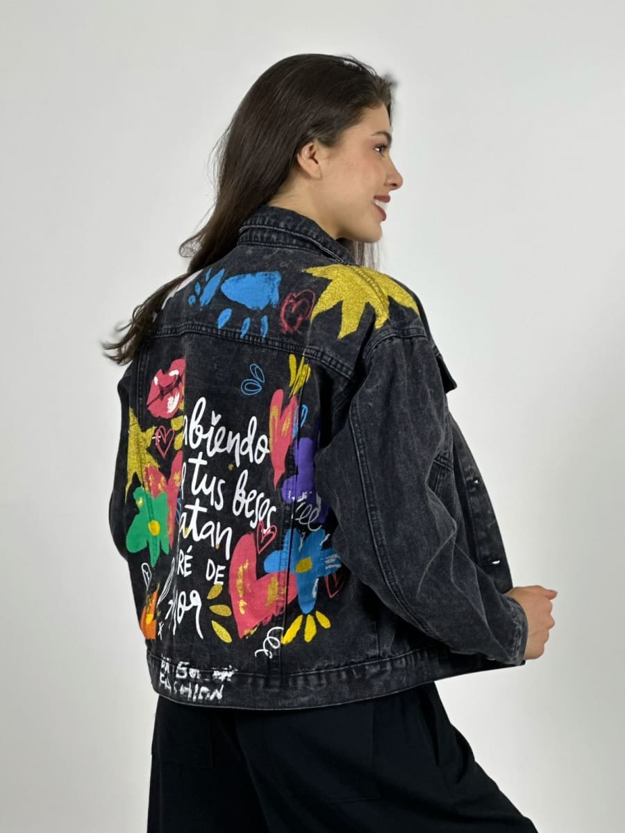 Chaqueta Mezclilla Dorso Estampado con Letras A1-23