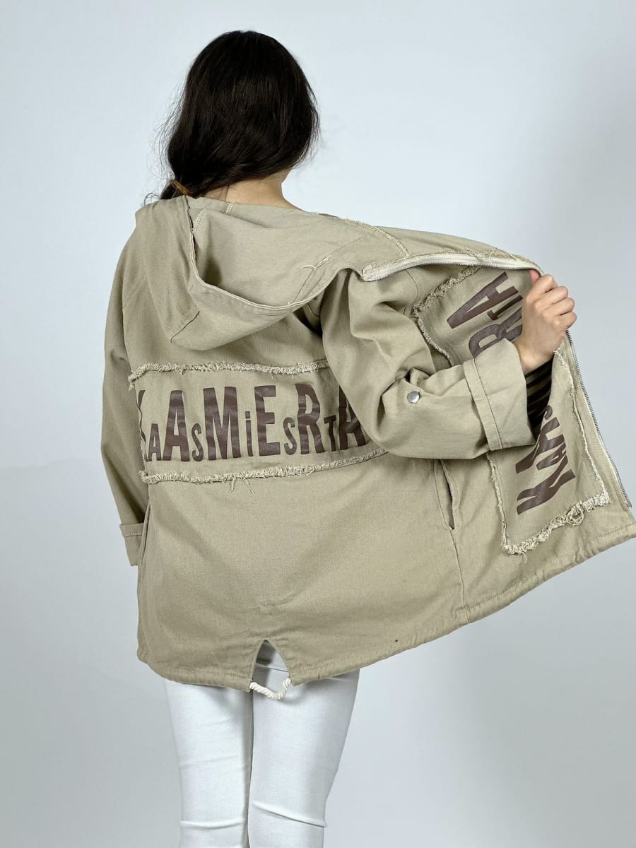 Chaqueta Mezclilla con Cierre Letras Verticales A2-6212