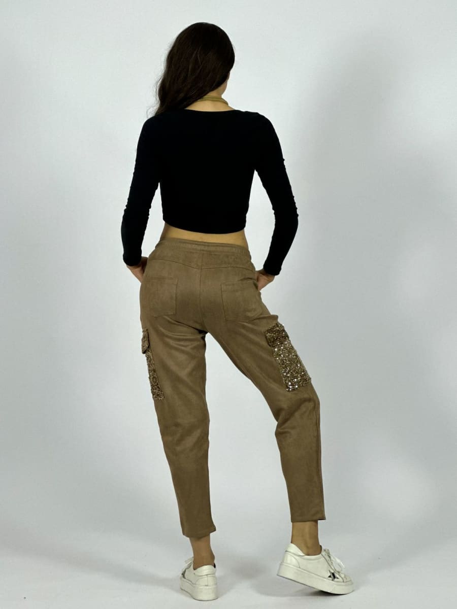 Jogger Gamuza Flores Bordadas Bolsillos Cargo Brillos A1-99