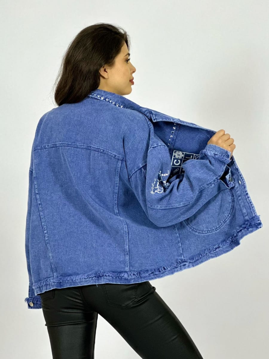 Chaqueta Mezclilla Tachas y Letras A1-194