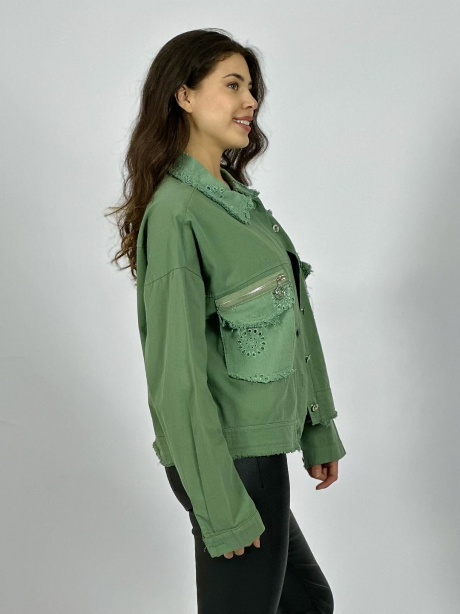 Chaqueta Mezclilla Diseños Calados Parches y Cierre A4-933