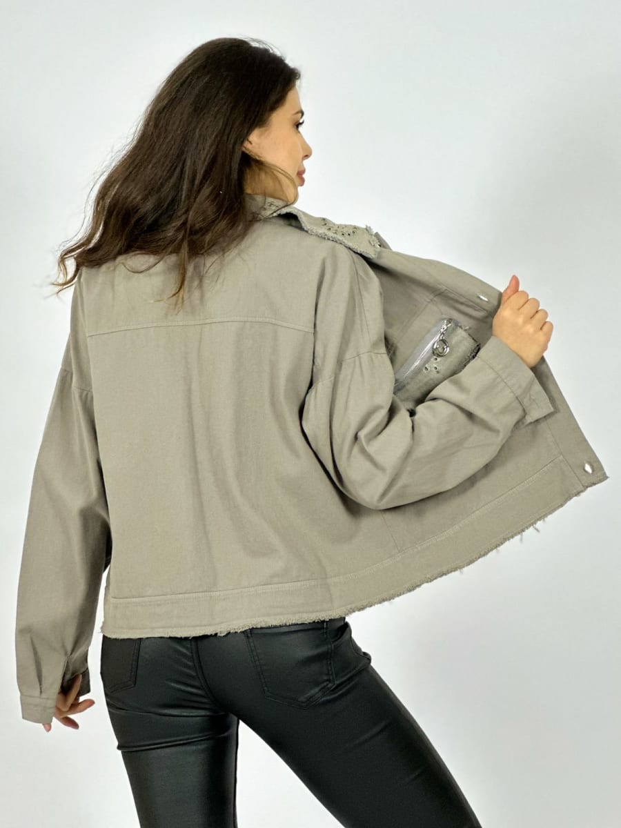 Chaqueta Mezclilla Diseños Calados Parches y Cierre A4-937