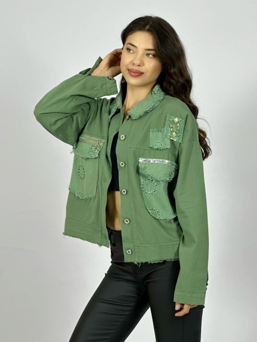 Chaqueta Mezclilla Diseños Calados Parches y Cierre A4-932