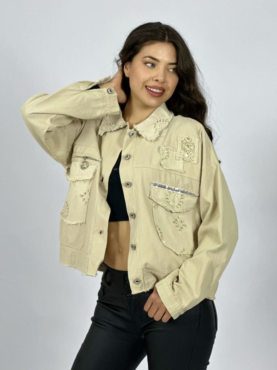 Chaqueta Mezclilla Diseños Calados Parches y Cierre A4-9310