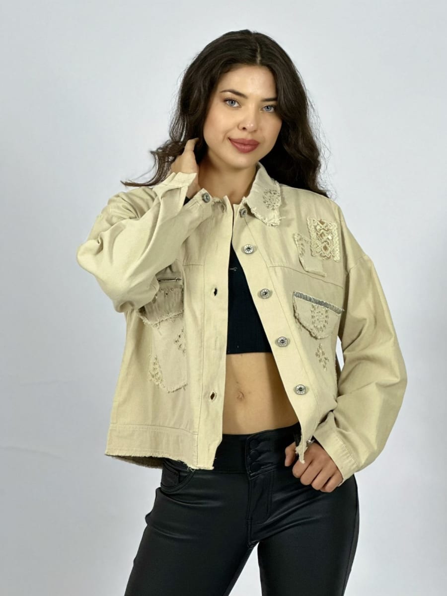 Chaqueta Mezclilla Diseños Calados Parches y Cierre A4-9311