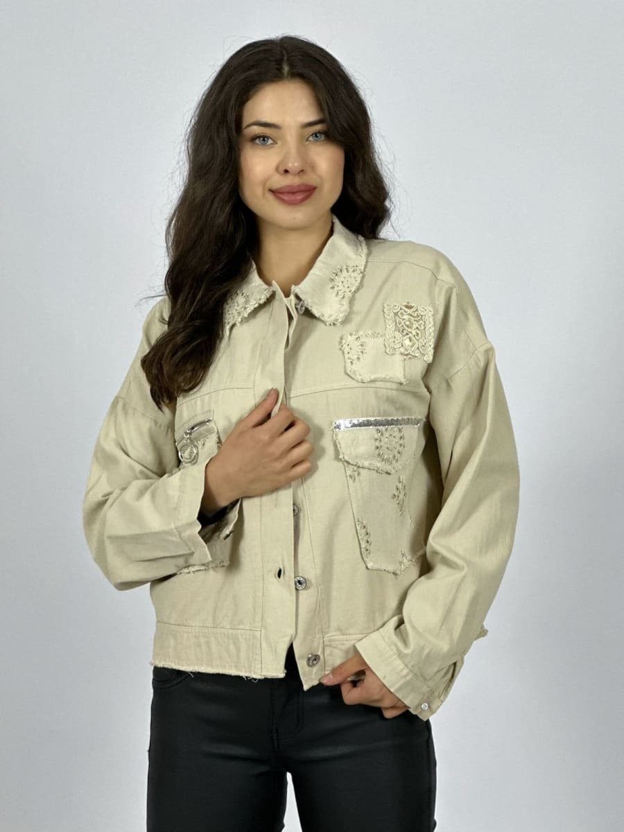 Chaqueta Mezclilla Diseños Calados Parches y Cierre A4-938
