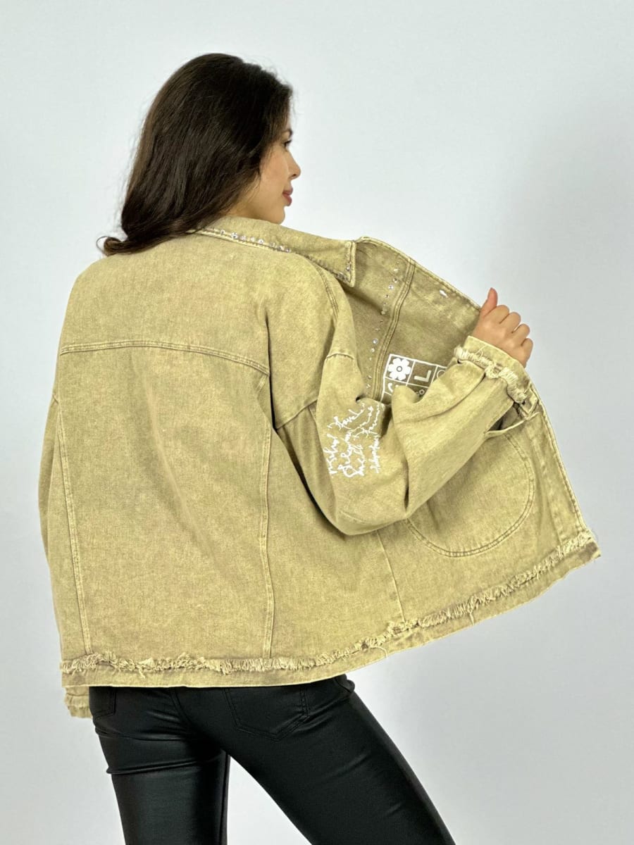 Chaqueta Mezclilla Tachas y Letras A1-1911