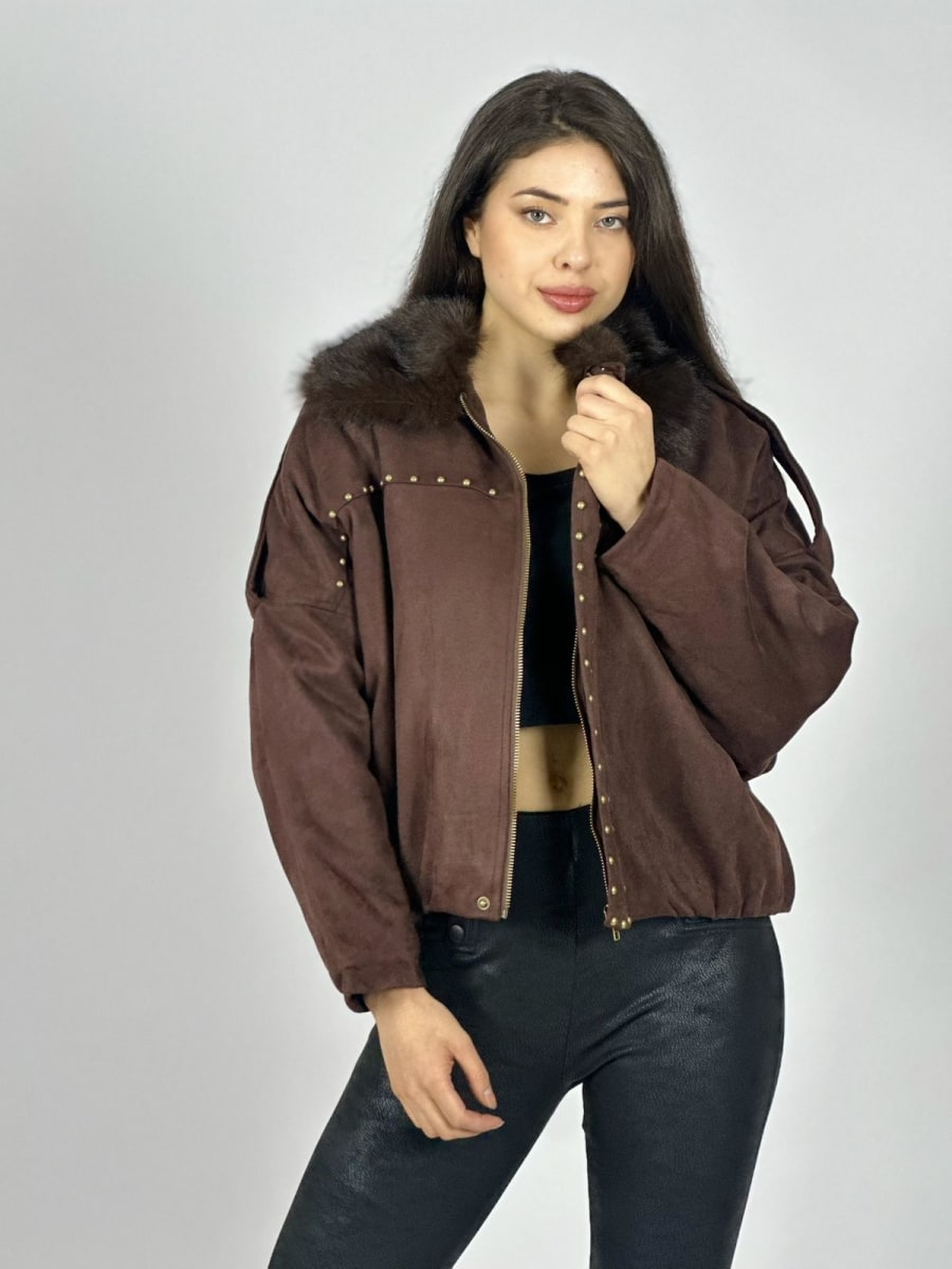 Chaqueta Corta Gamuza Holgada Tachas y Cuello Peludo B3-144/14710