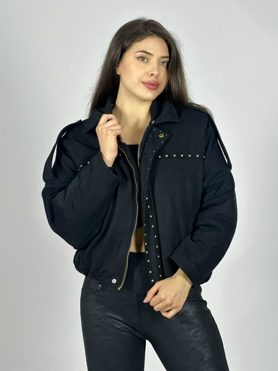Chaqueta Corta Gamuza Holgada Tachas y Cuello Peludo B3-144/1472