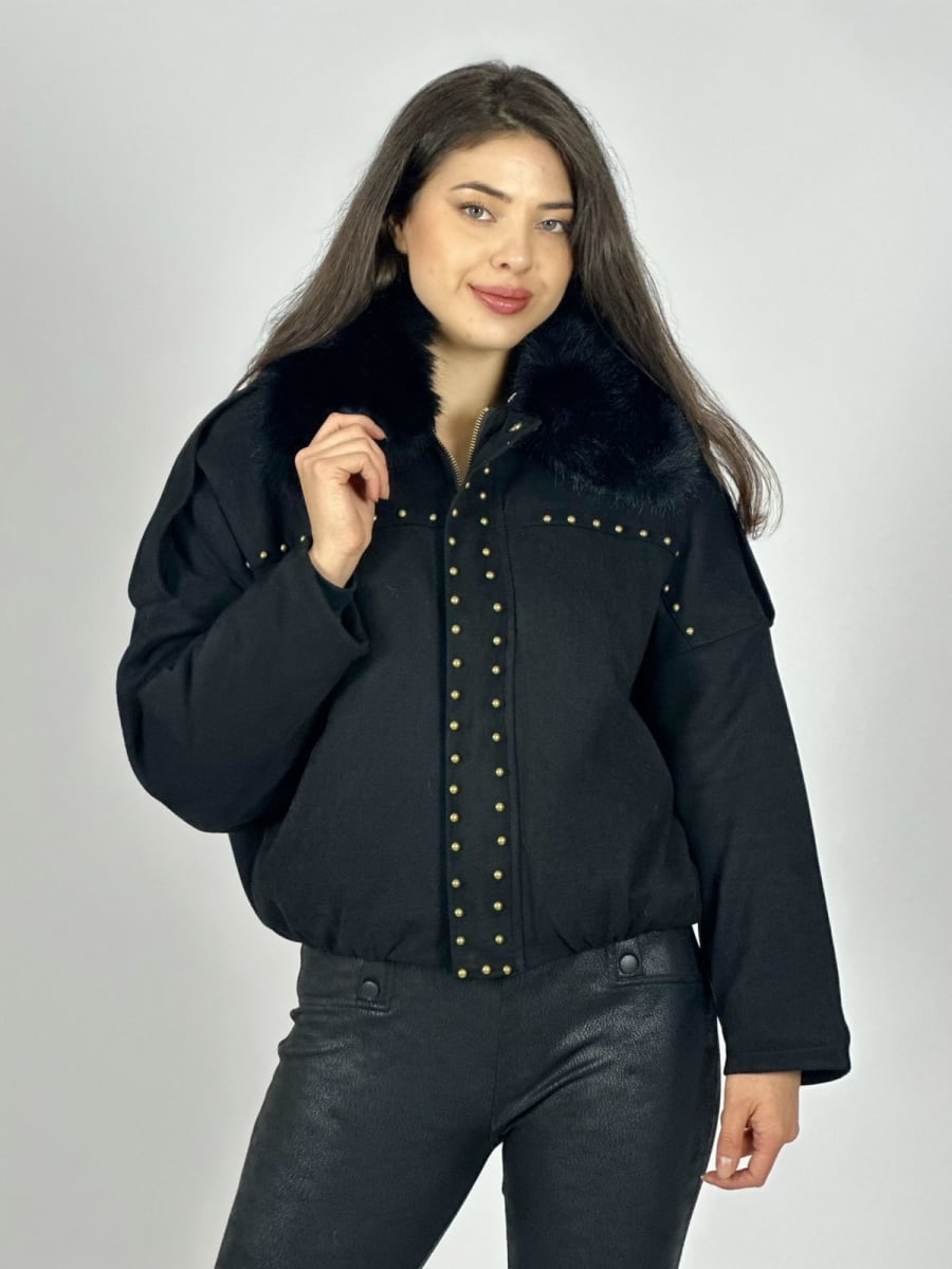 Chaqueta Corta Gamuza Holgada Tachas y Cuello Peludo B3-144/1471