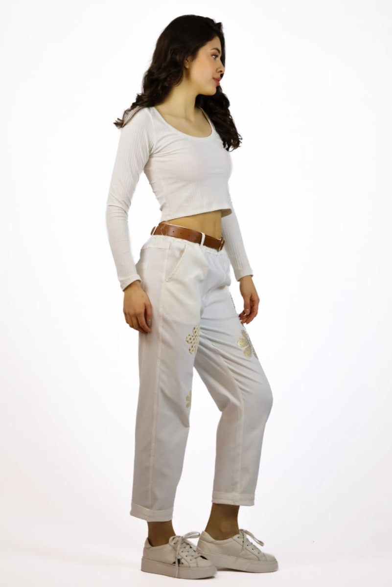 Jogger Con Cinturon Estampado Flores con Brillos A1-112