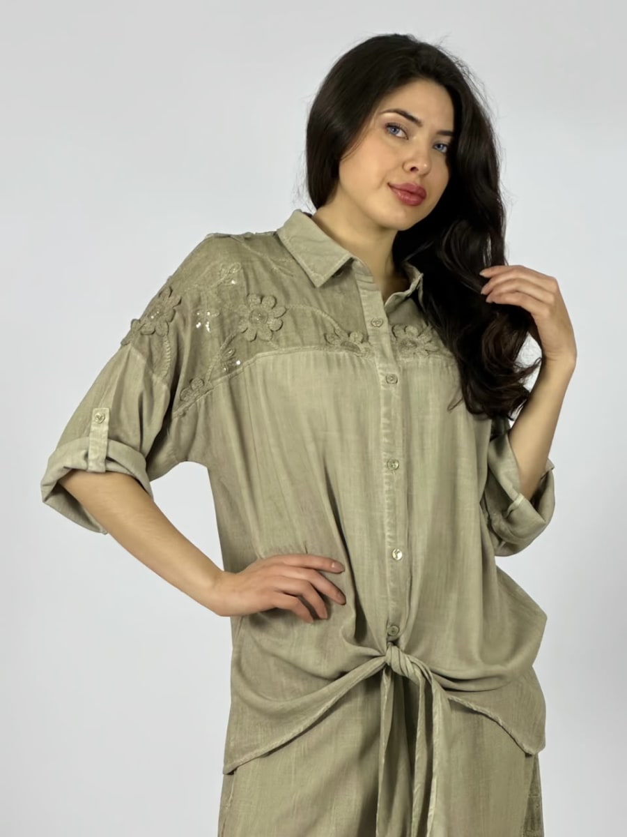 Blusa Lino Flores Bordadas en Hombros A3-741
