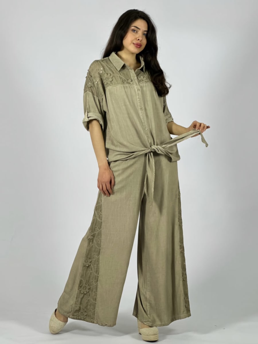 Blusa Lino Flores Bordadas en Hombros A3-742