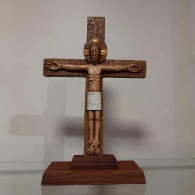 CRUZ DE PIEDRA CON PEDESTAL 31CM