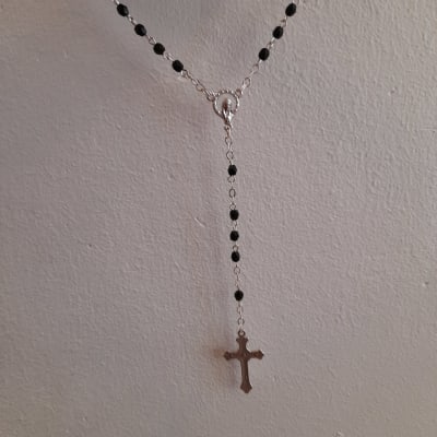 ROSARIO CRISTAL ROCA 4MM NEGRO Y TRASPARENTE