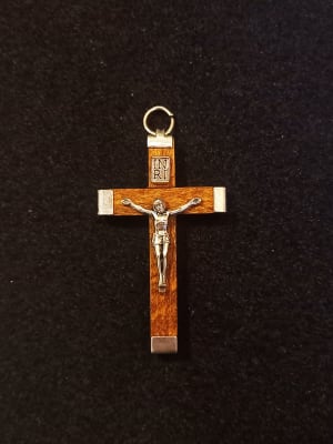 CRUZ MADERA CRISTO ALPACA