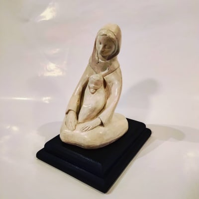 VIRGEN MODERNA CON BASE