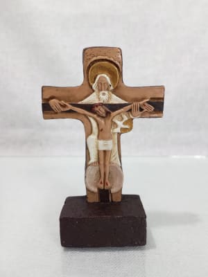 CRUZ SANTISIMA TRINIDAD CON BASE