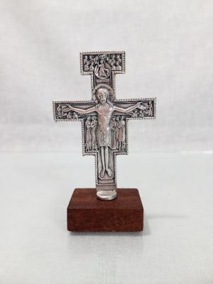 CRUZ SAN DAMIAN CON BASE