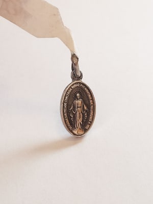 MEDALLA VIRGEN DE LOS RAYOS OVAL PLATA 12MM