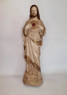 SAGRADO CORAZÓN SOBRE MESA