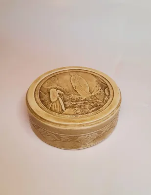 PISAPAPELES VIRGEN DE LOURDES RED