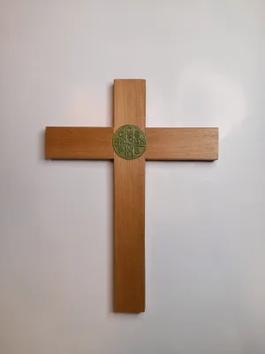 CRUZ CON MEDALLA SAN BENITO