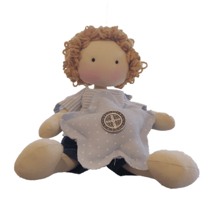 MUÑECO DE TRAPO CON ESTRELLA E IMAGEN PROTECTORA 28CM