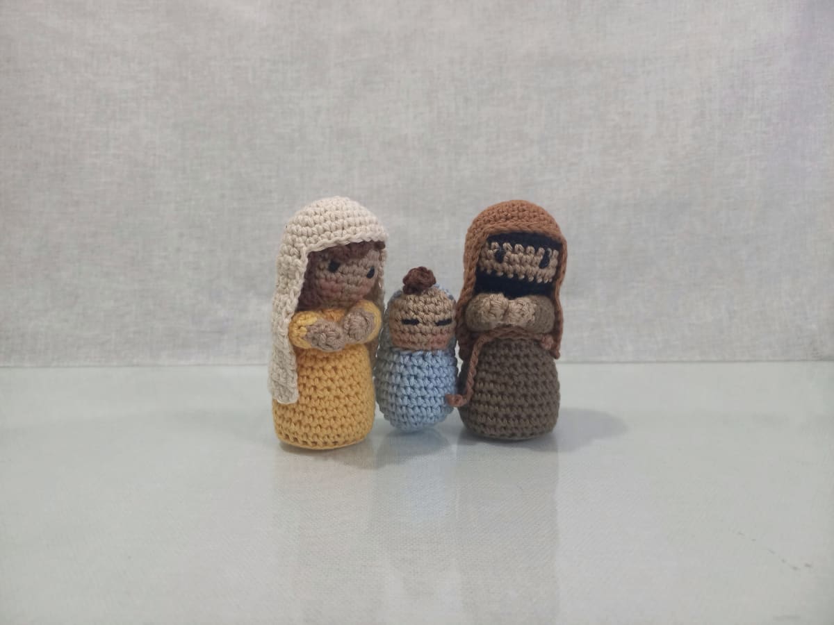 SAGRADA FAMILIA TEJIDA CROCHET PEQUEÑA2