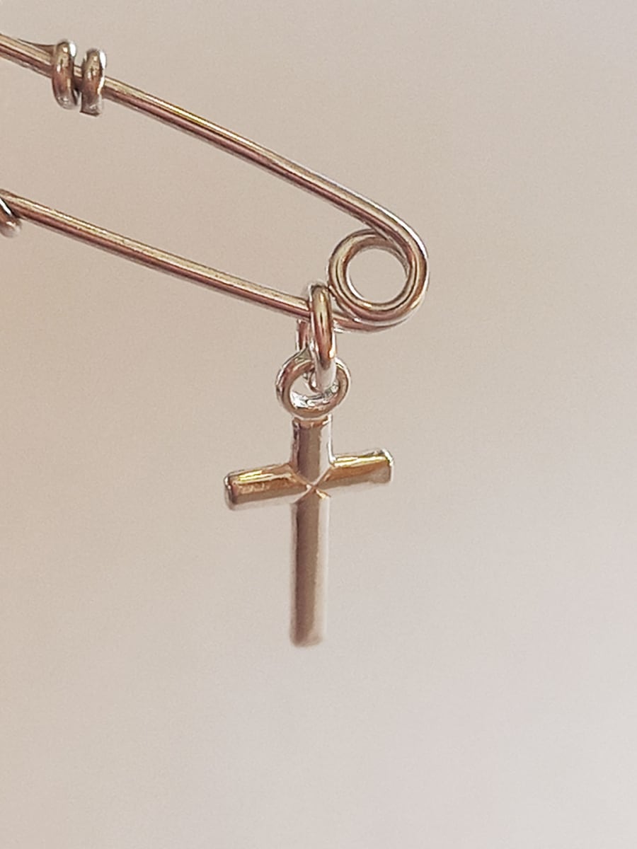 CRUZ CON ALFILER DE PLATA3