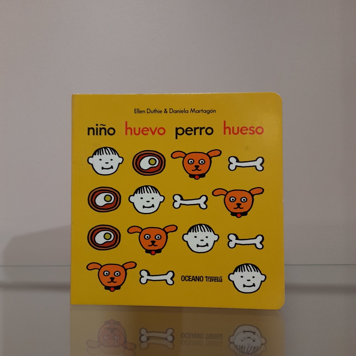 NIÑO HUEVO PERRO HUESO1