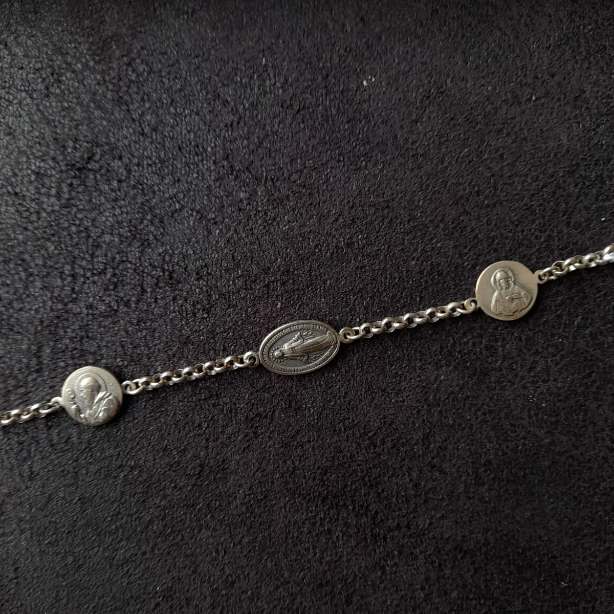 PULSERA 3 MEDALLAS2