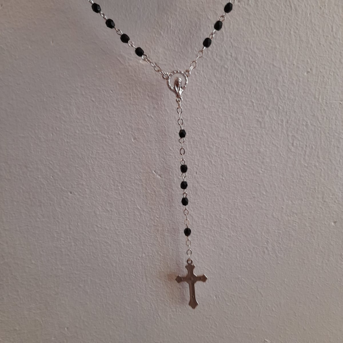 ROSARIO CRISTAL ROCA 4MM NEGRO Y TRASPARENTE1